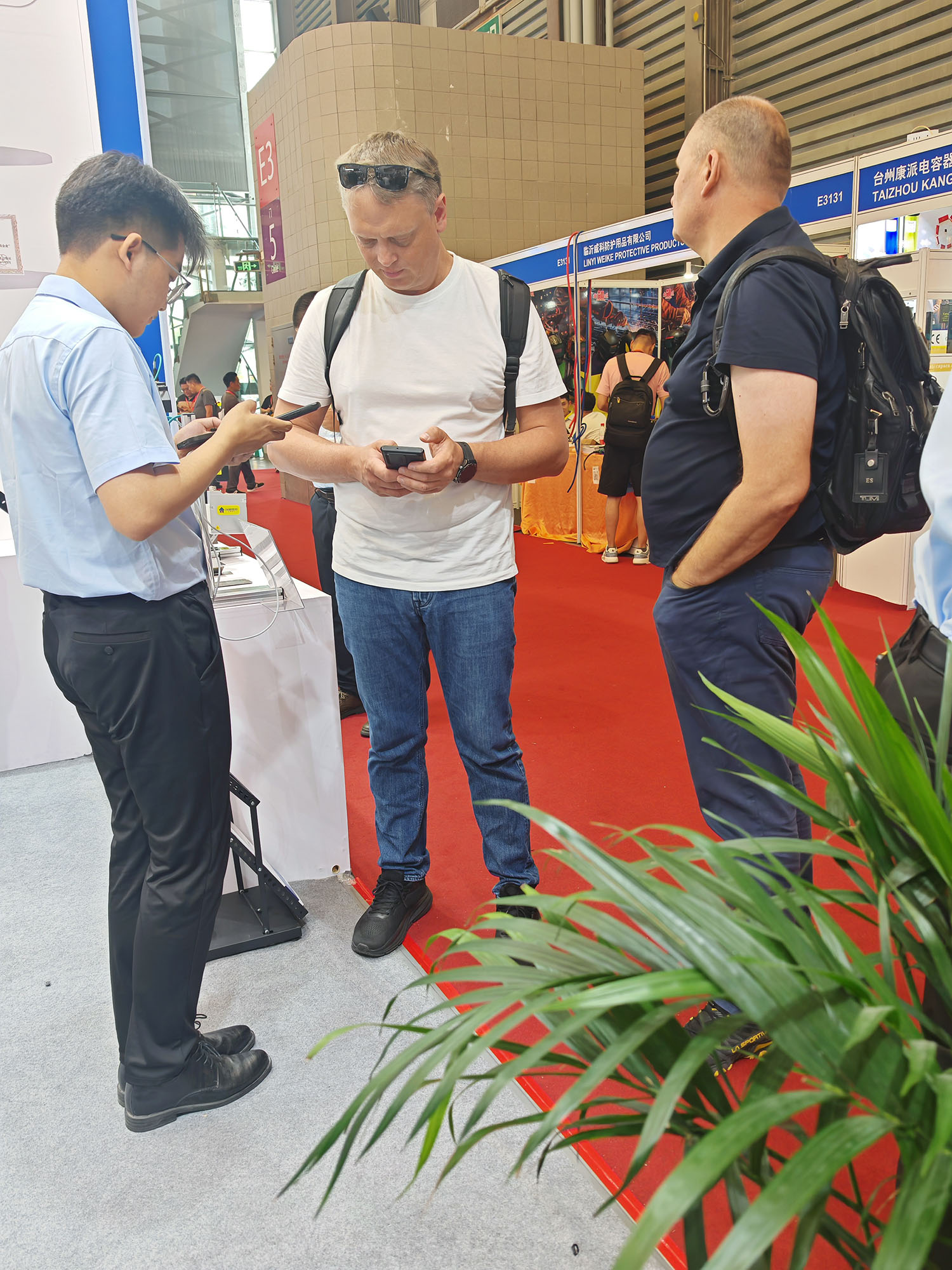 創(chuàng)想智控亮相第28屆北京·埃森焊接展，免示教與零前置焊縫跟蹤技術(shù)引爆現(xiàn)場關(guān)注